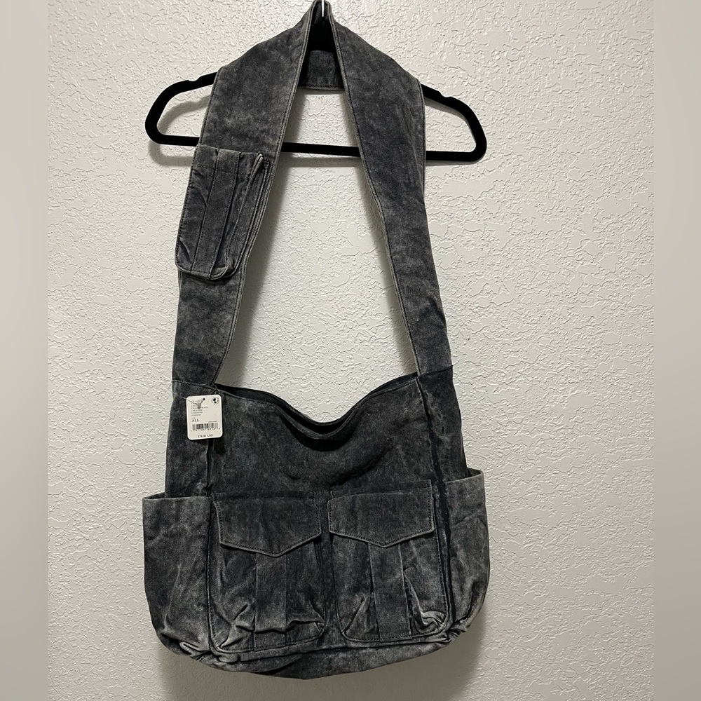 *NWT* FREE PEOPLE HIVE CARRYALL - Picture 5 of 7